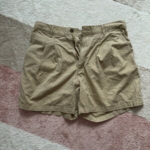 Levi pleated shorts